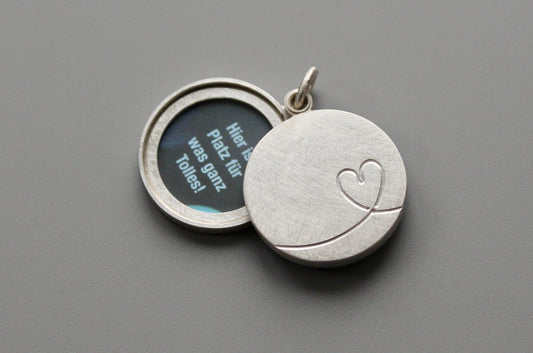 Fotomedaillon mit Herz in Silber