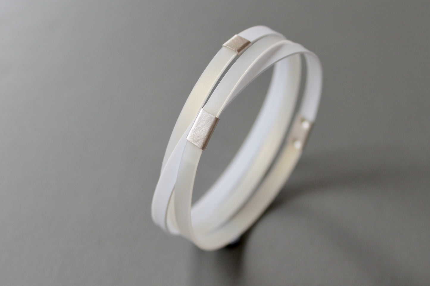elegantes Armband uas Sterling Silber und Polypropylen