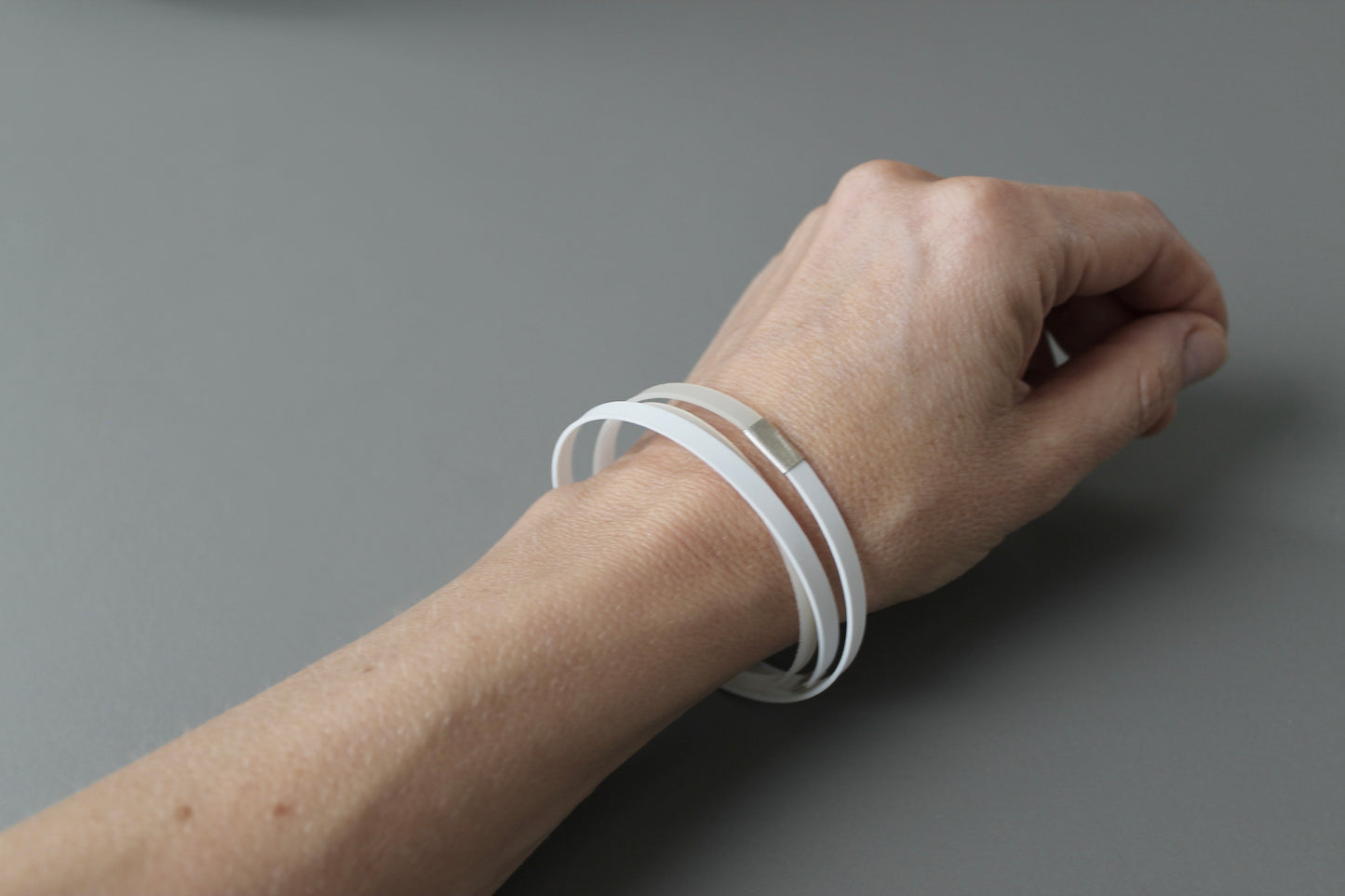 elegantes Armband uas Sterling Silber und Polypropylen