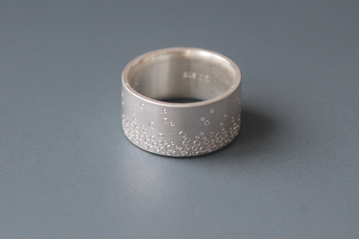 unisex Bandring aus Sterling Silber mit Luftblasen