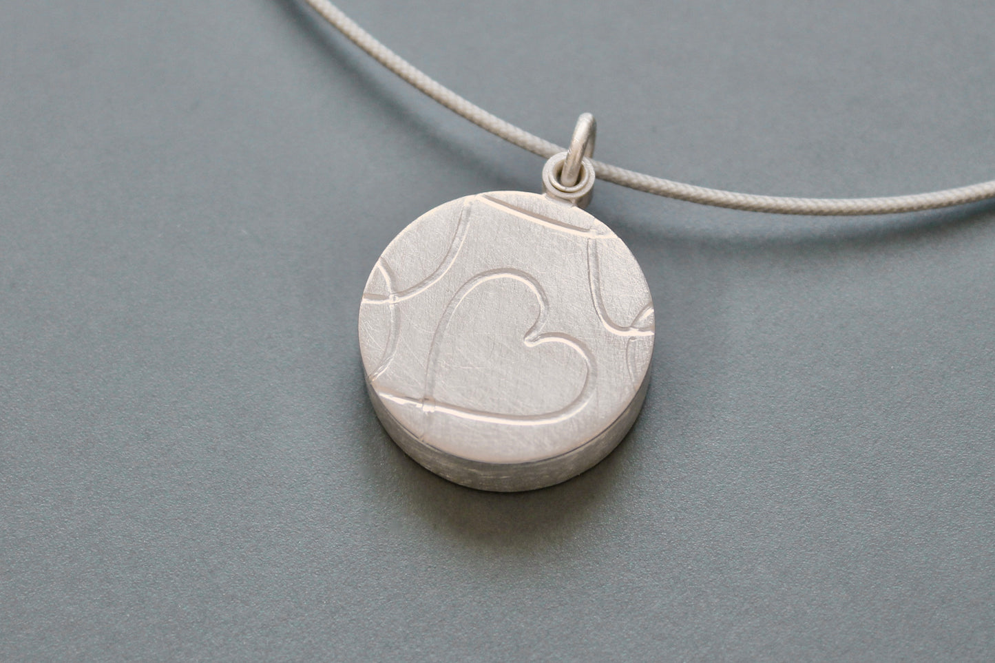 romantisches Herz Medaillon aus Sterling Silber mit geheimer Botschaft
