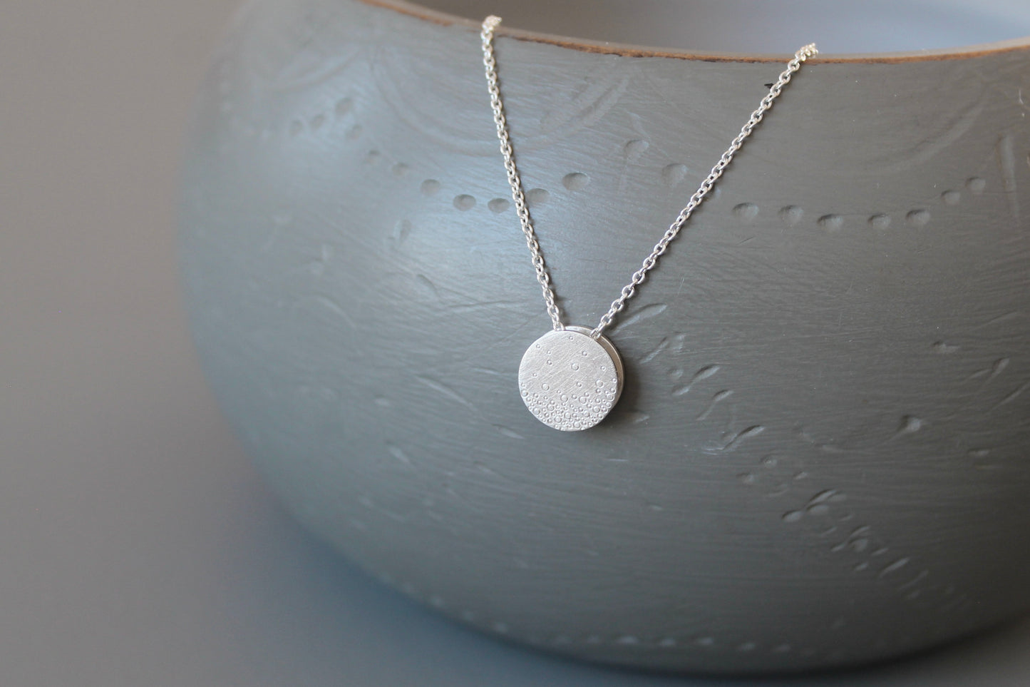 schlichte Anhängerkette aus Sterling Silber mit Luftblasen Design