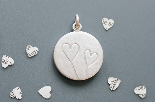 romantisches Fotomedaillon aus Sterling Silber mit zwei Herzen