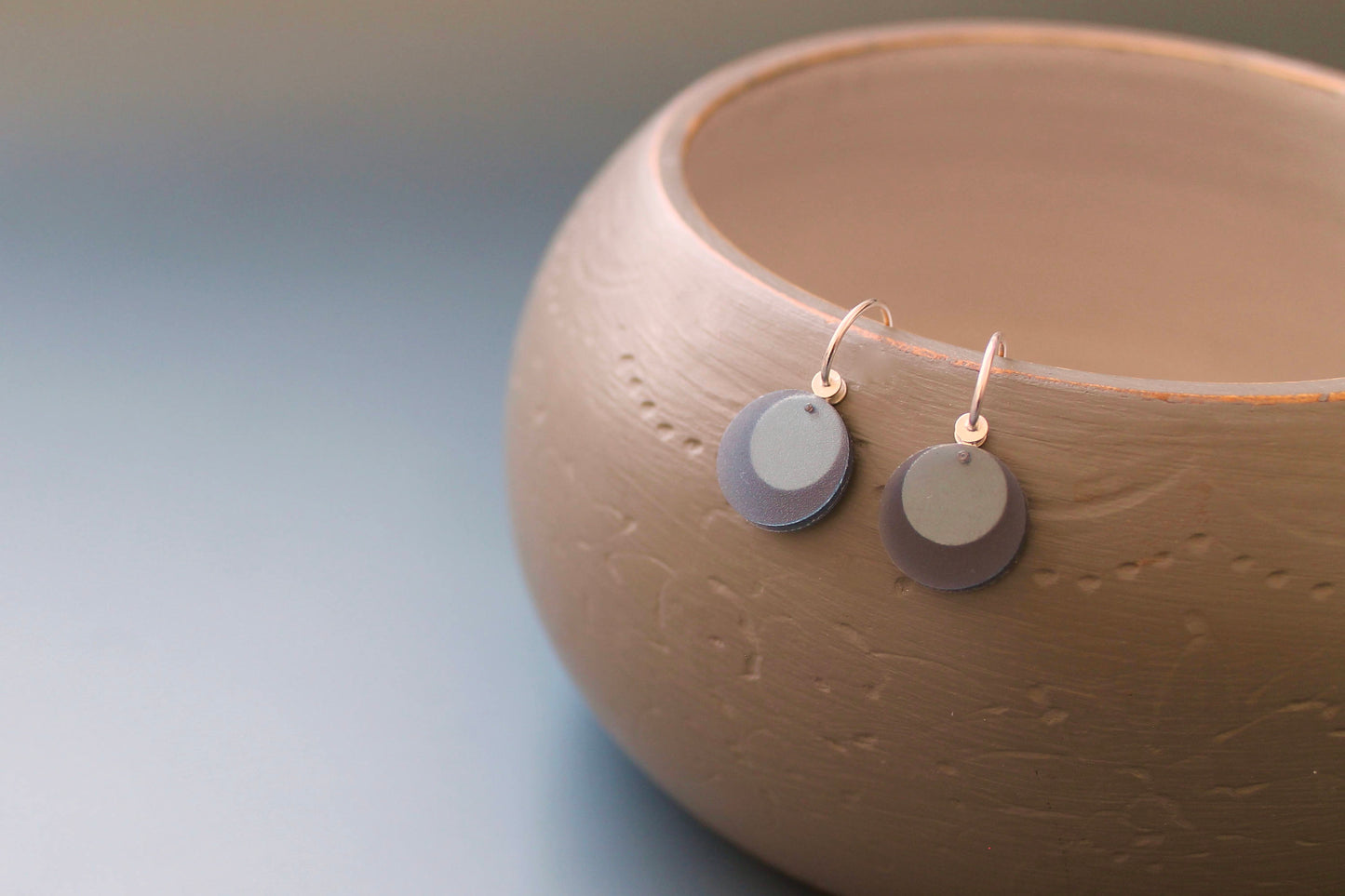 elegante Ohrhänger Sterling Silber Kunststoff Grau