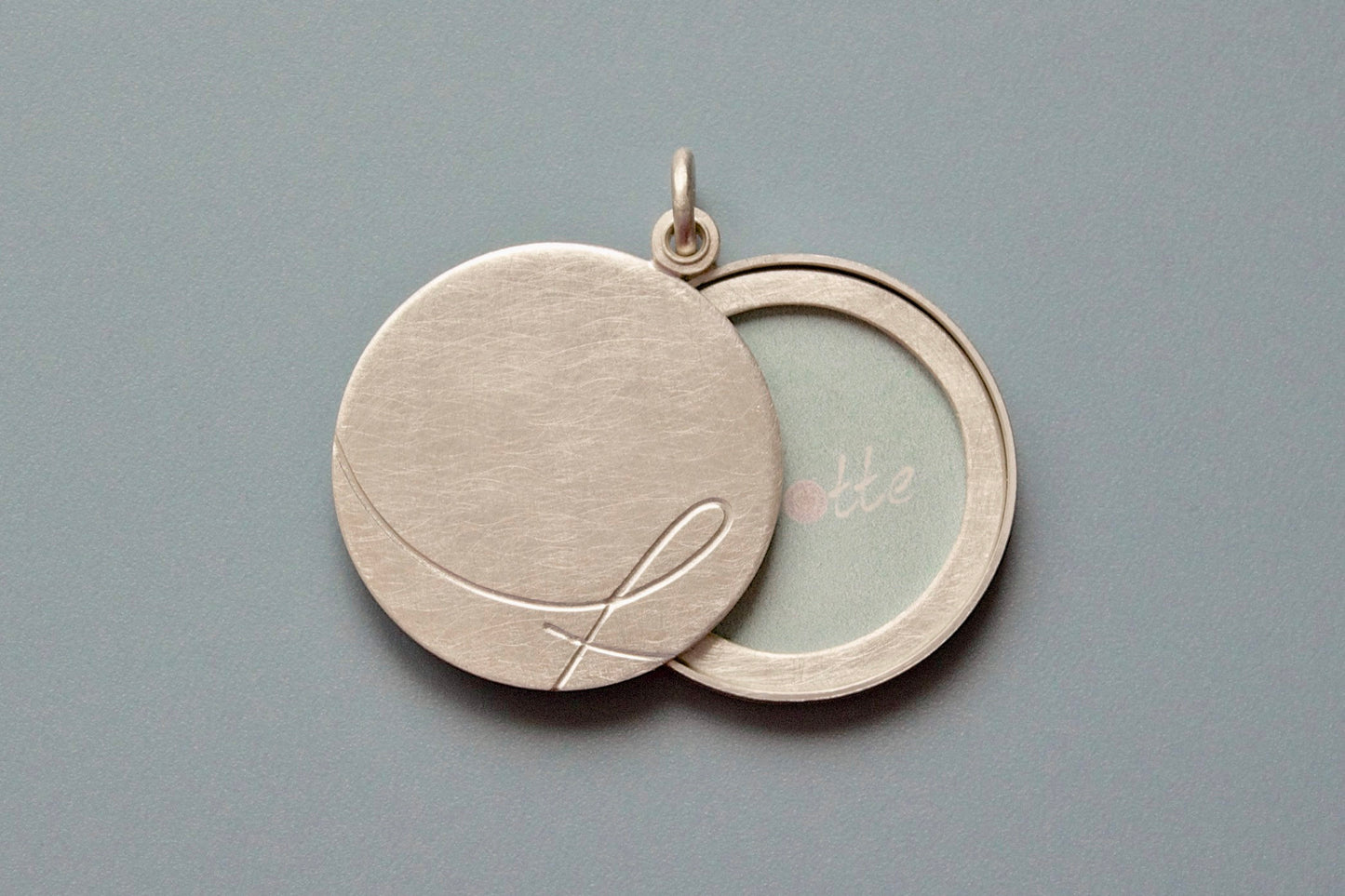 grosses Medaillon aus Sterling Silber personalisiert mit Wunsch-Initiale