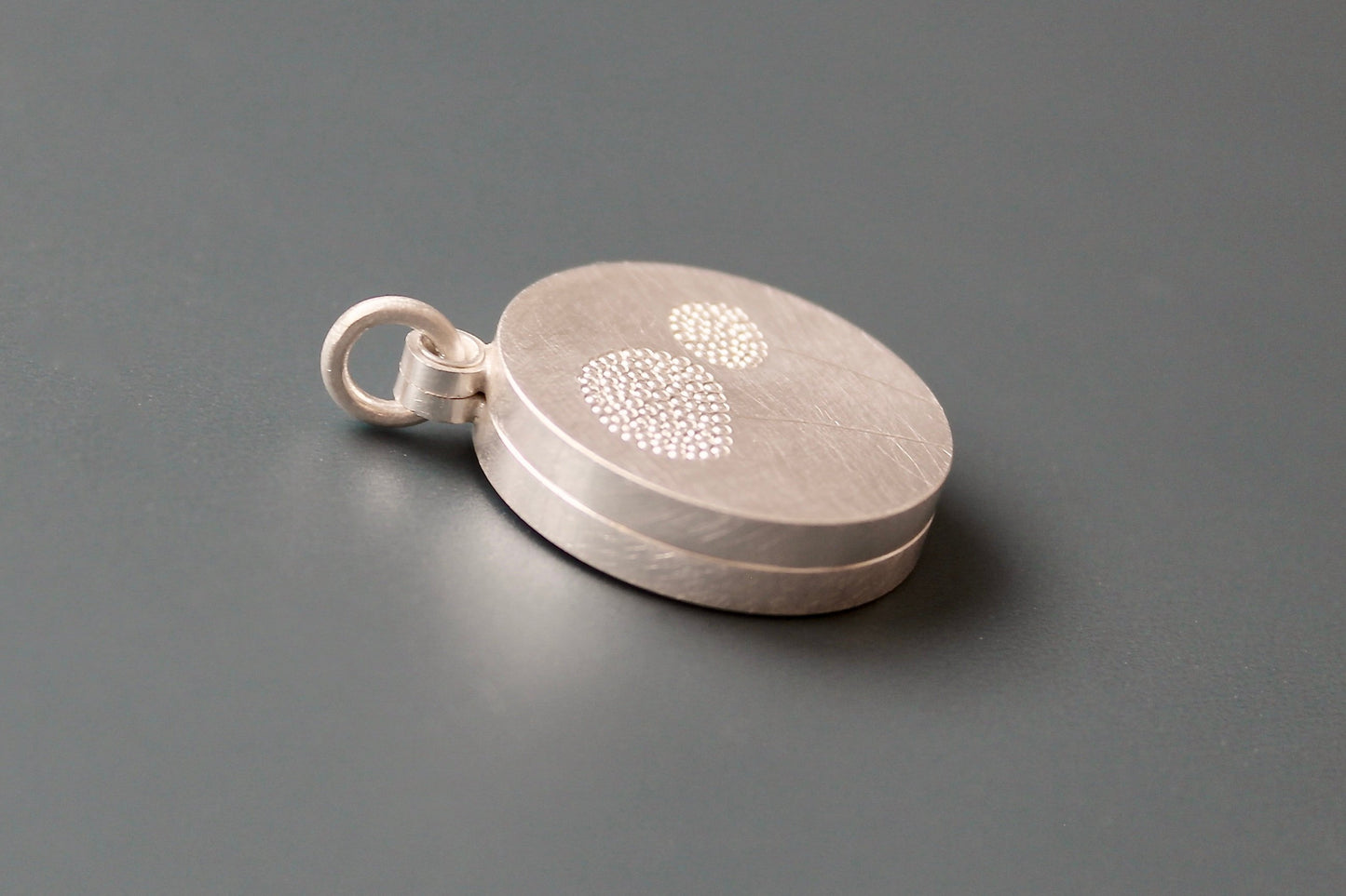 modernes Medaillon für zwei Fotos mit Pusteblumen aus Sterling Silber