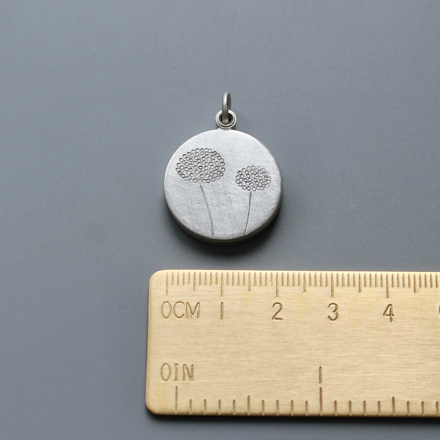 elegant round dandelion locket for one photo in sterling silver