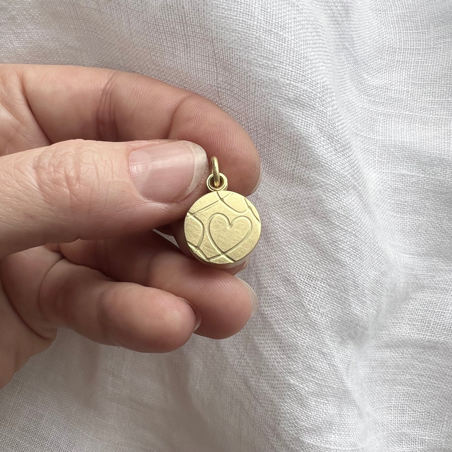 Foto Medaillon Herz aus 750er Gold –  Schmuck für Partnerin, Ehefrau, Freundin