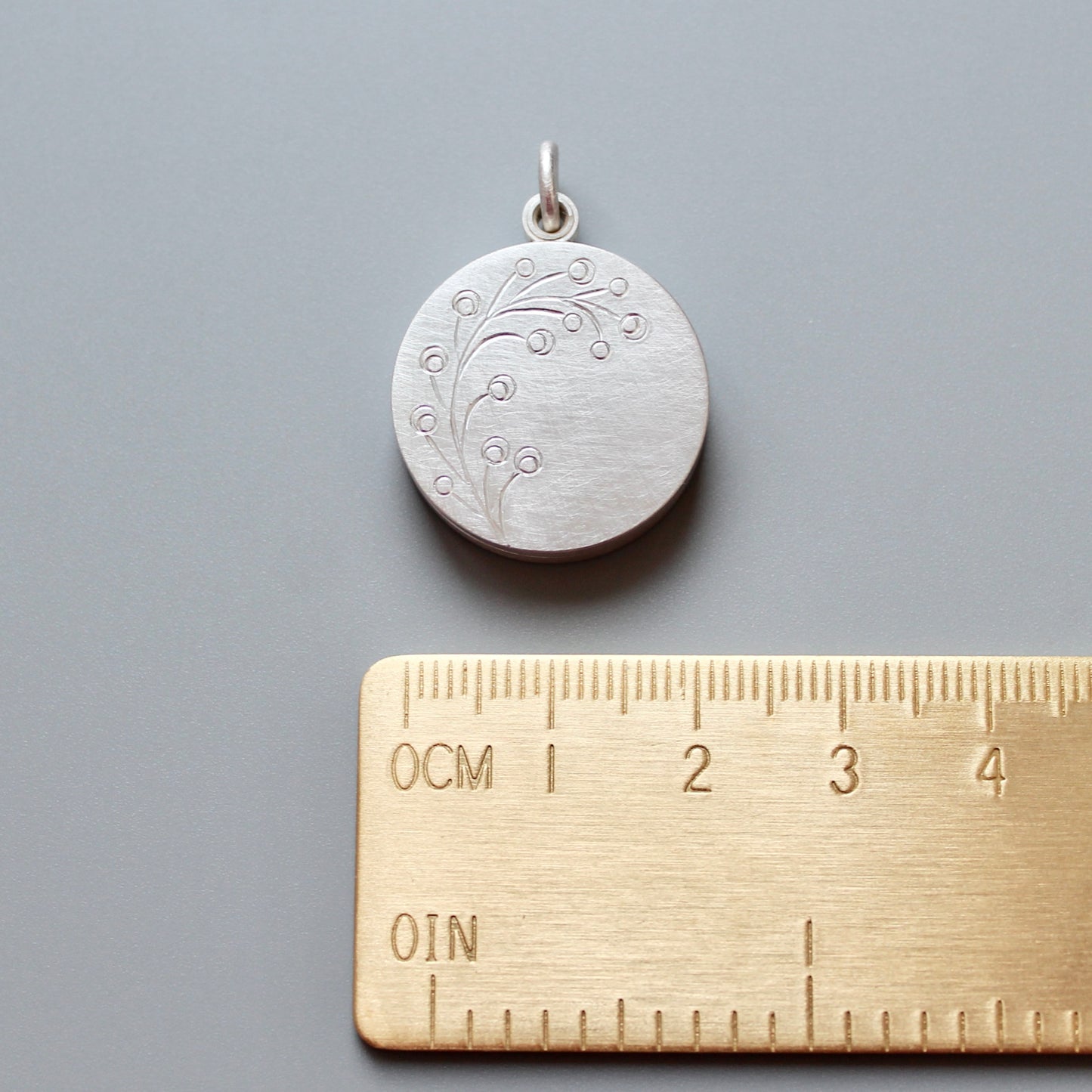 elegantes Medaillon Sterling Silber für zwei Fotos mit floralem Design