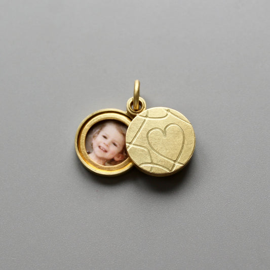 romantic golden love locket for two pictures