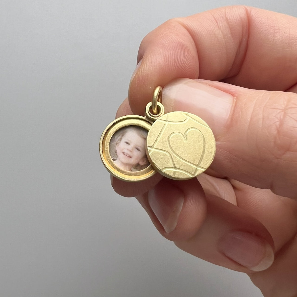 romantic golden love locket for two pictures