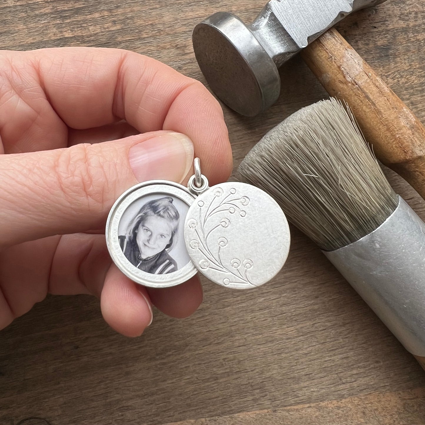 elegantes Medaillon Sterling Silber für zwei Fotos mit floralem Design