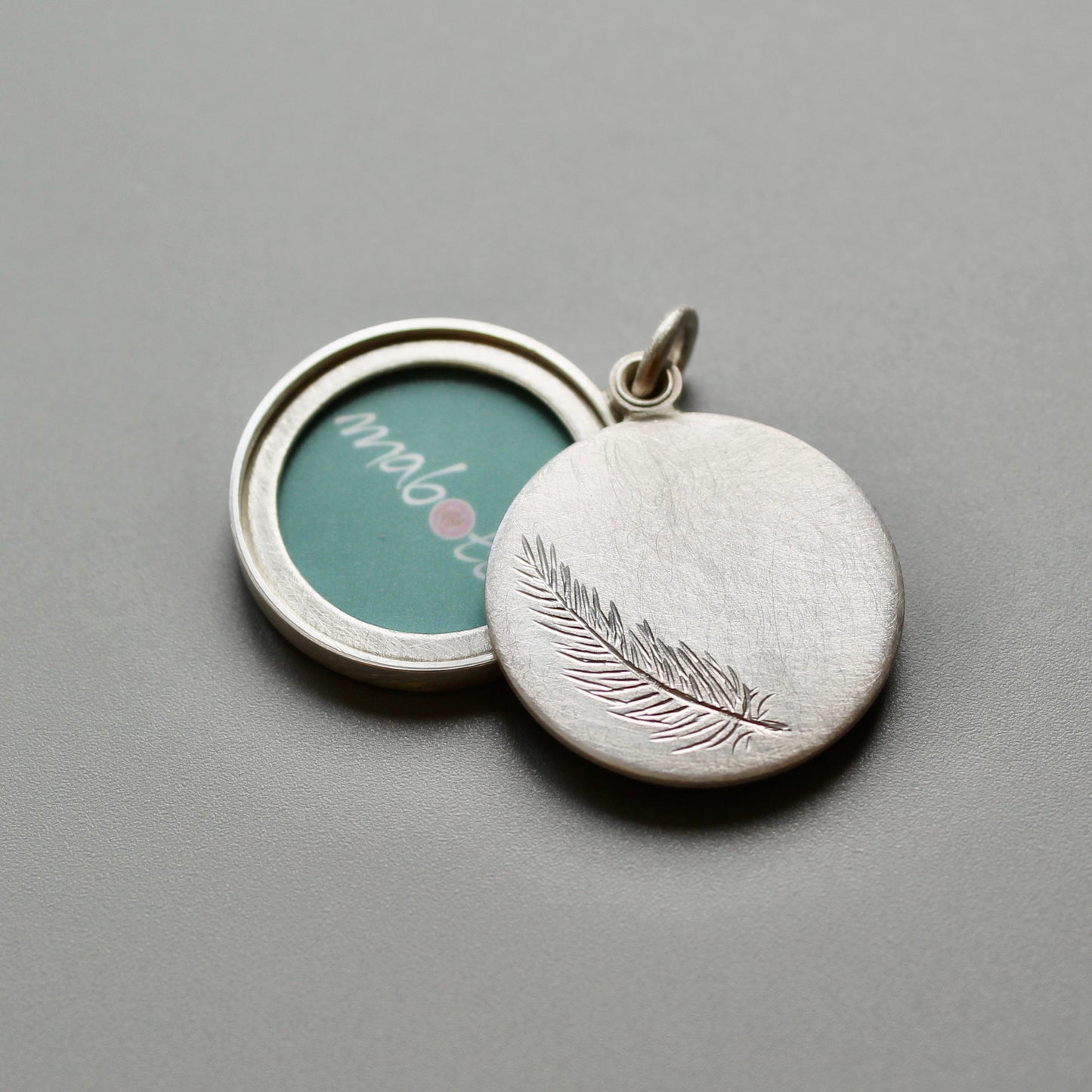 poetic feather locket Sterling Silver – photo pendant - remembrance locket