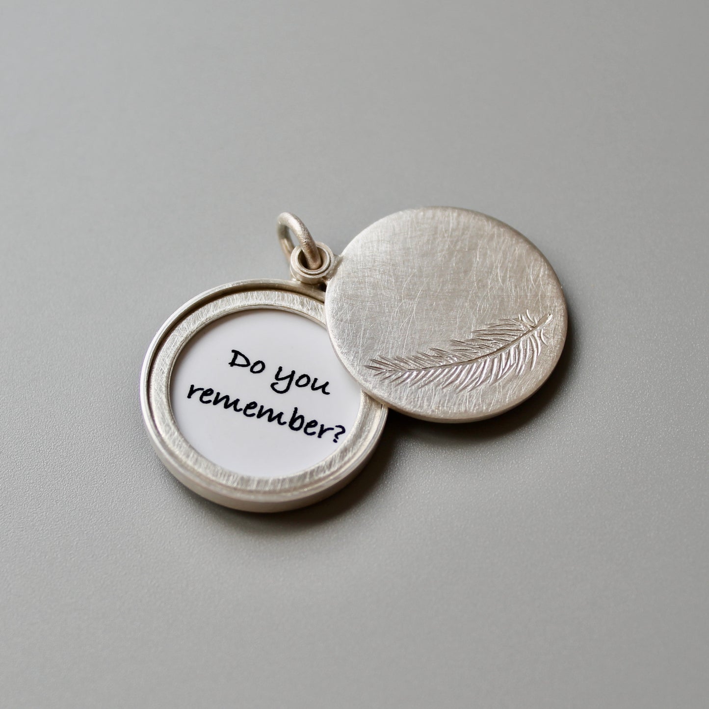 poetic feather locket Sterling Silver – photo pendant - remembrance locket