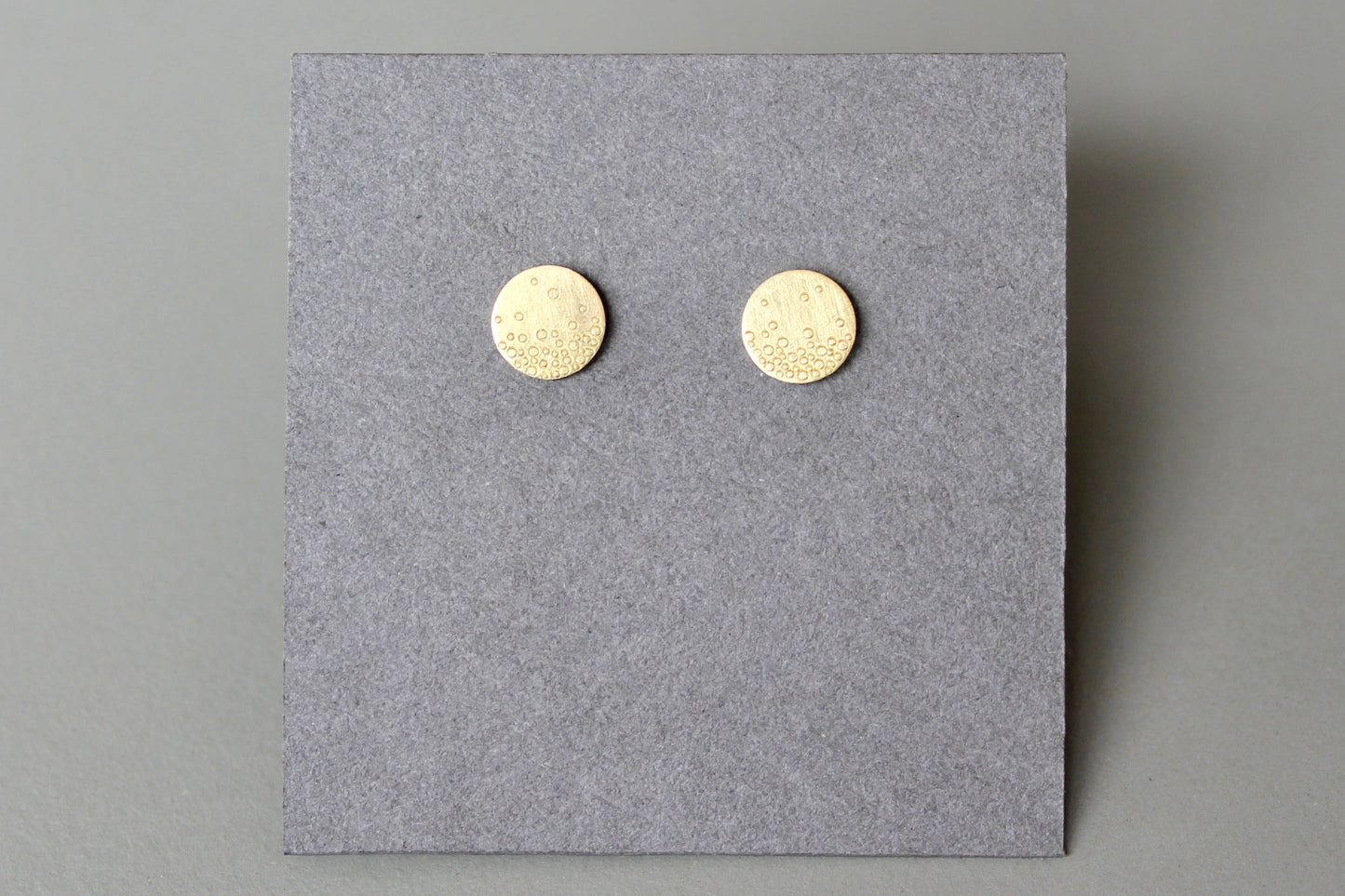 minimalistische Ohrstecker aus 750er Gold mit Bubbles Design