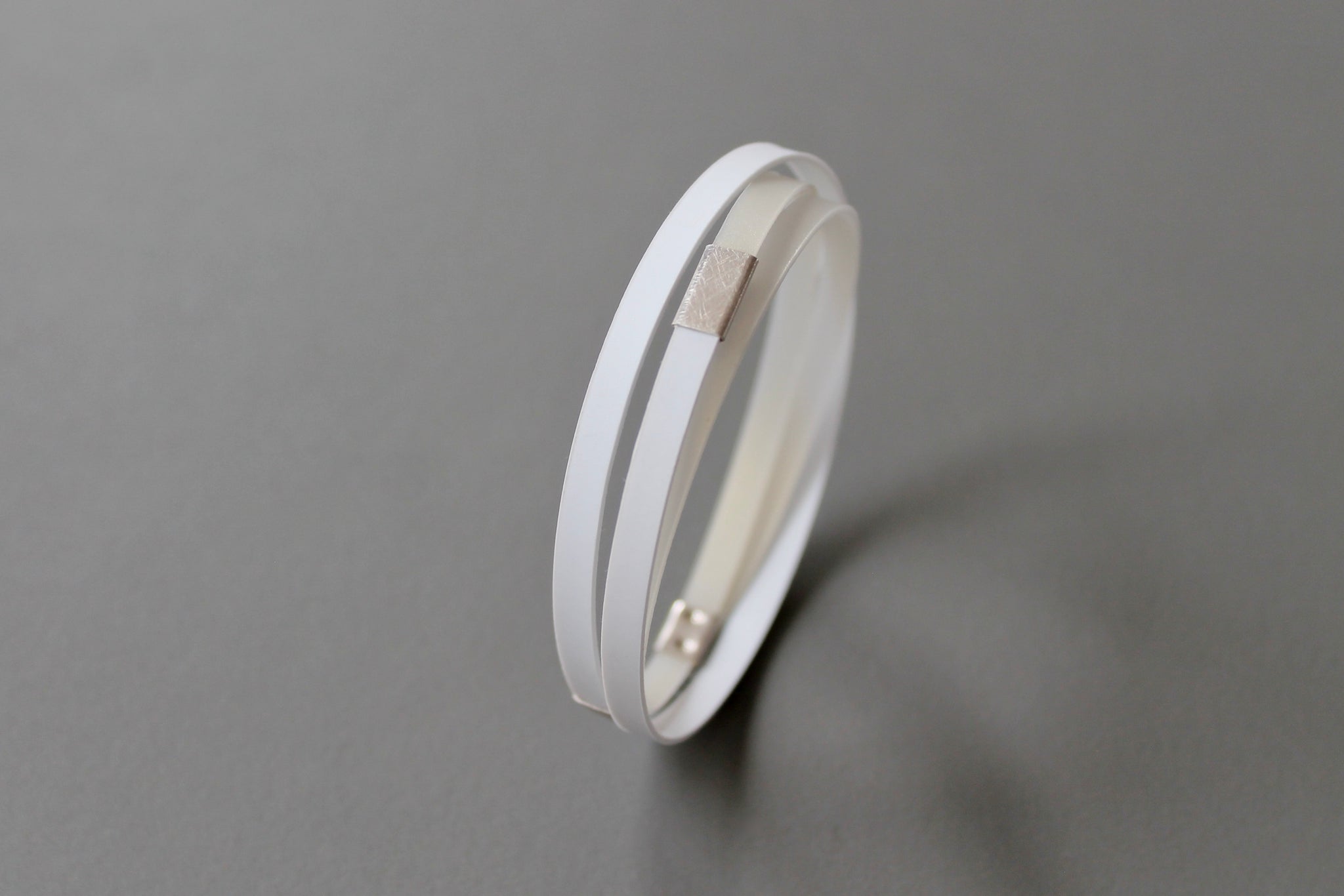 elegant bracelet sterling silver and polypropylene
