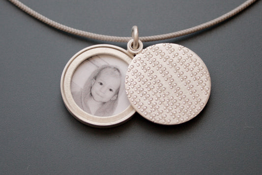 modern picture locket string of pearls design