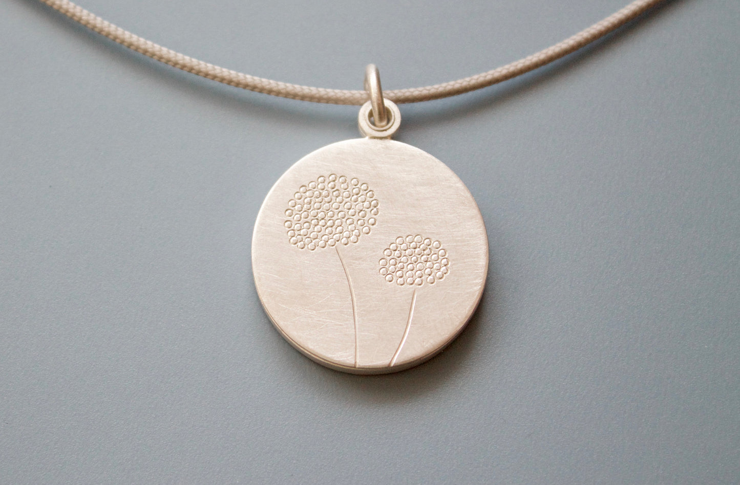 elegant round dandelion locket for one photo in sterling silver