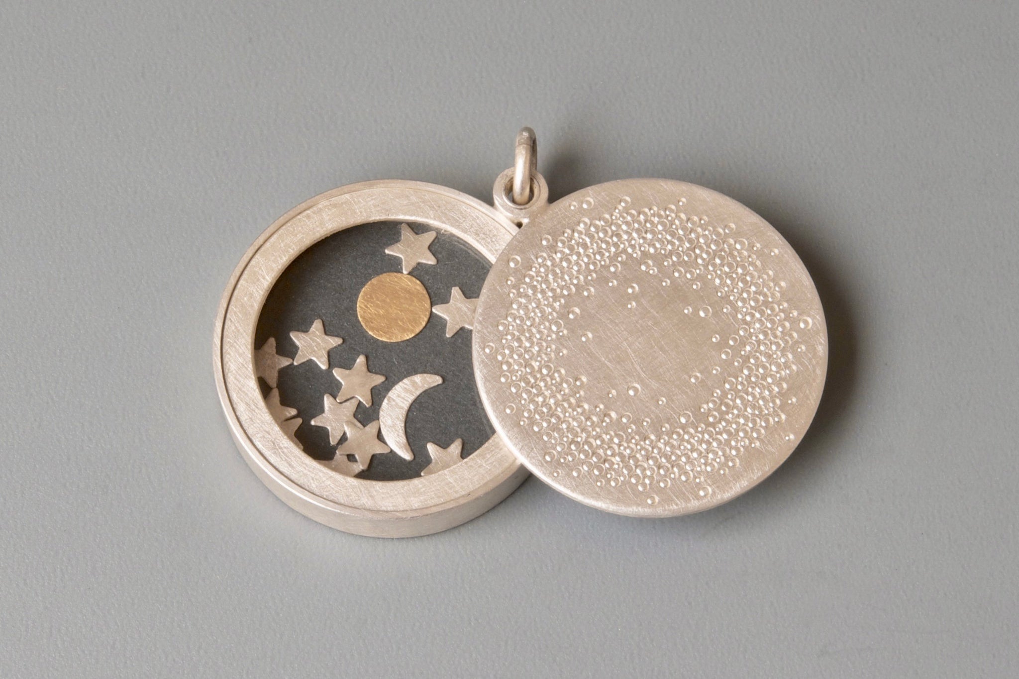 einzigartiges Glasmedaillon Sonne Mond und Sterne aus Sterling Silber