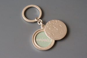 Medaillon Schlüsselanhänger für ein Foto aus Sterling Silber mit Sternenhimmel