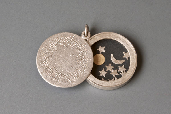 einzigartiges Glasmedaillon Sonne Mond und Sterne aus Sterling Silber
